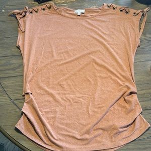 Luxology mauve cute lace up shoulder sleeve.